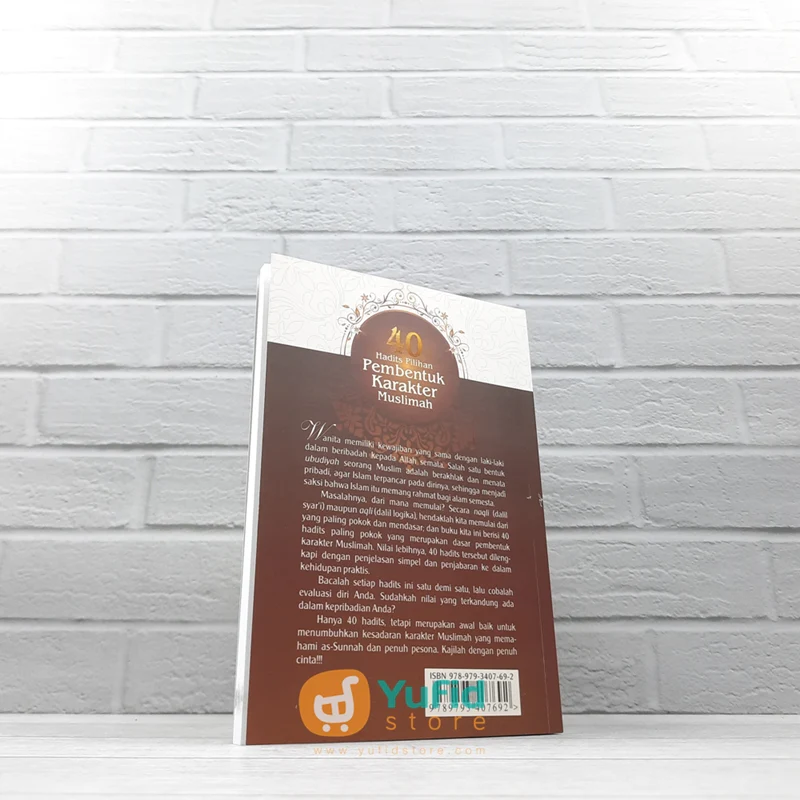 BUKU 40 HADITS PILIHAN PEMBENTUK KARAKTER MUSLIMAH LENGKAP DENGAN PENJELASAN DAN PENJABARAN (DARUL HAQ) - Image 2