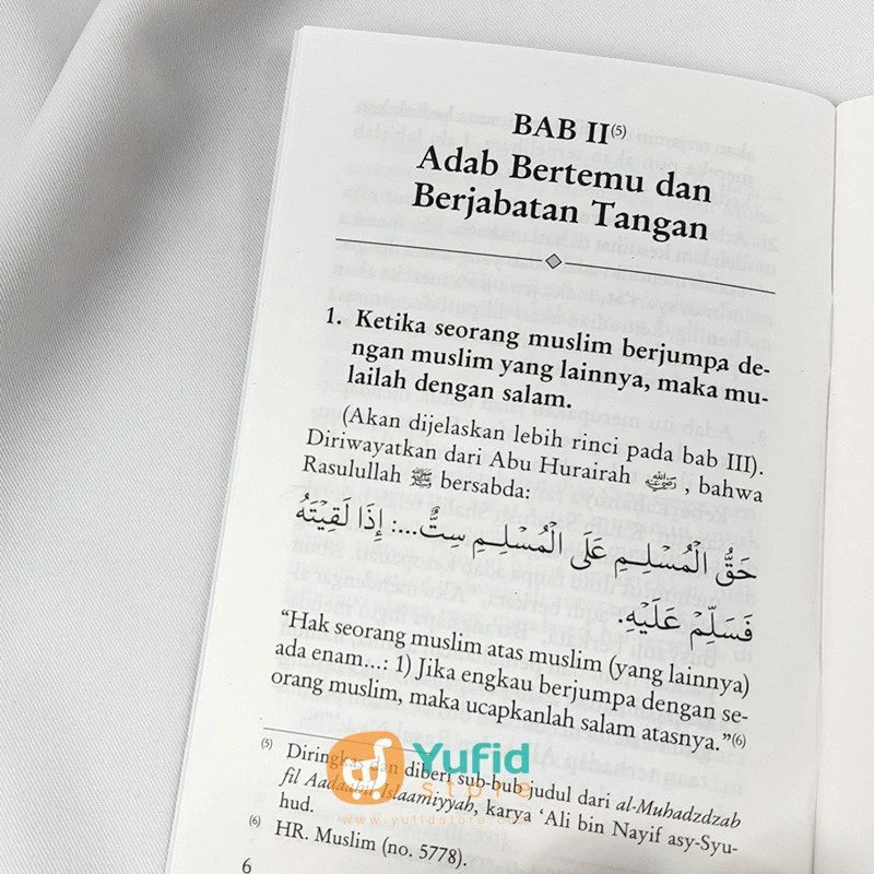 Buku Adab Bertemu, Salam, Dan Jabat Tangan (Pustaka Ibnu Umar) - Image 3