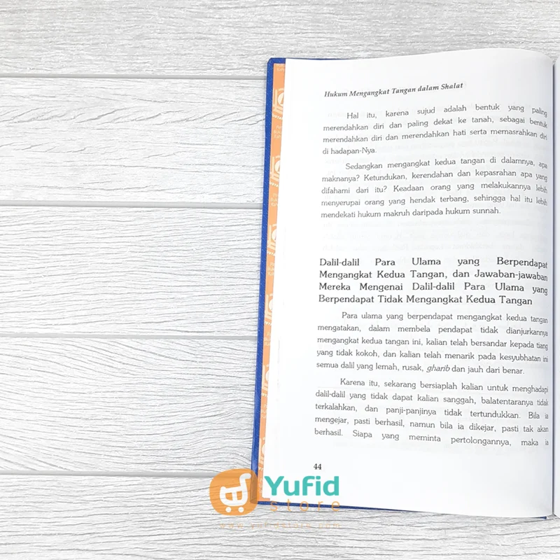BUKU HUKUM MENGANGKAT TANGAN DALAM SHALAT - IBNUL QAYYIM AL-JAUZIYYAH (PUSTAKA AZZAM) - Image 7
