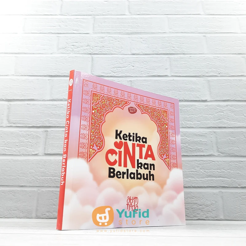 BUKU KETIKA CINTA KAN BERLABUH (SAWO KECIK)