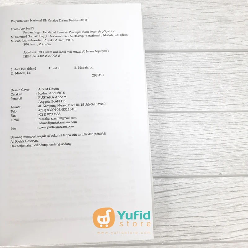 Buku Perbandingan Pendapat Lama dan Pendapat Baru Imam Asy-Syafii (Pustaka Azzam) - Image 3