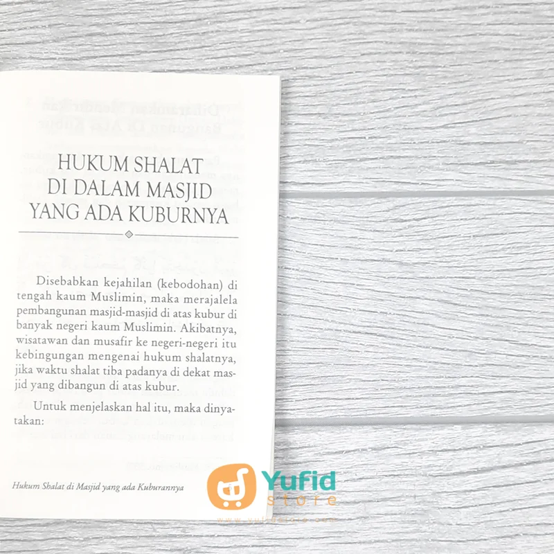 BUKU SAKU HUKUM SHALAT DI MASJID YANG ADA KUBURANNYA (PUSTAKA IBNU UMAR) - Image 4