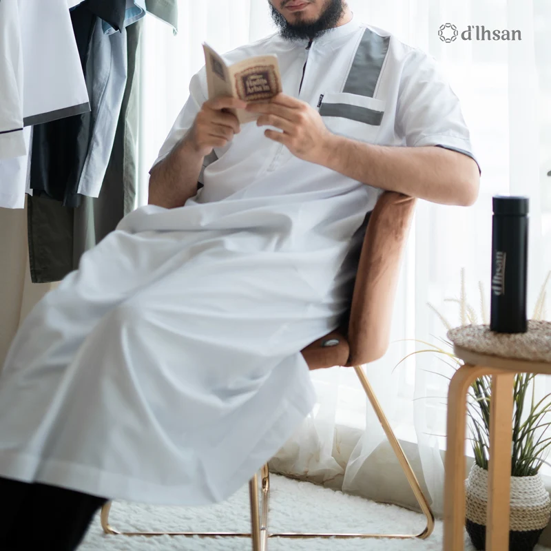 GAMIS ZUBAIR PUTIH LIST ABU BY D’IHSAN SERI GIPD 45